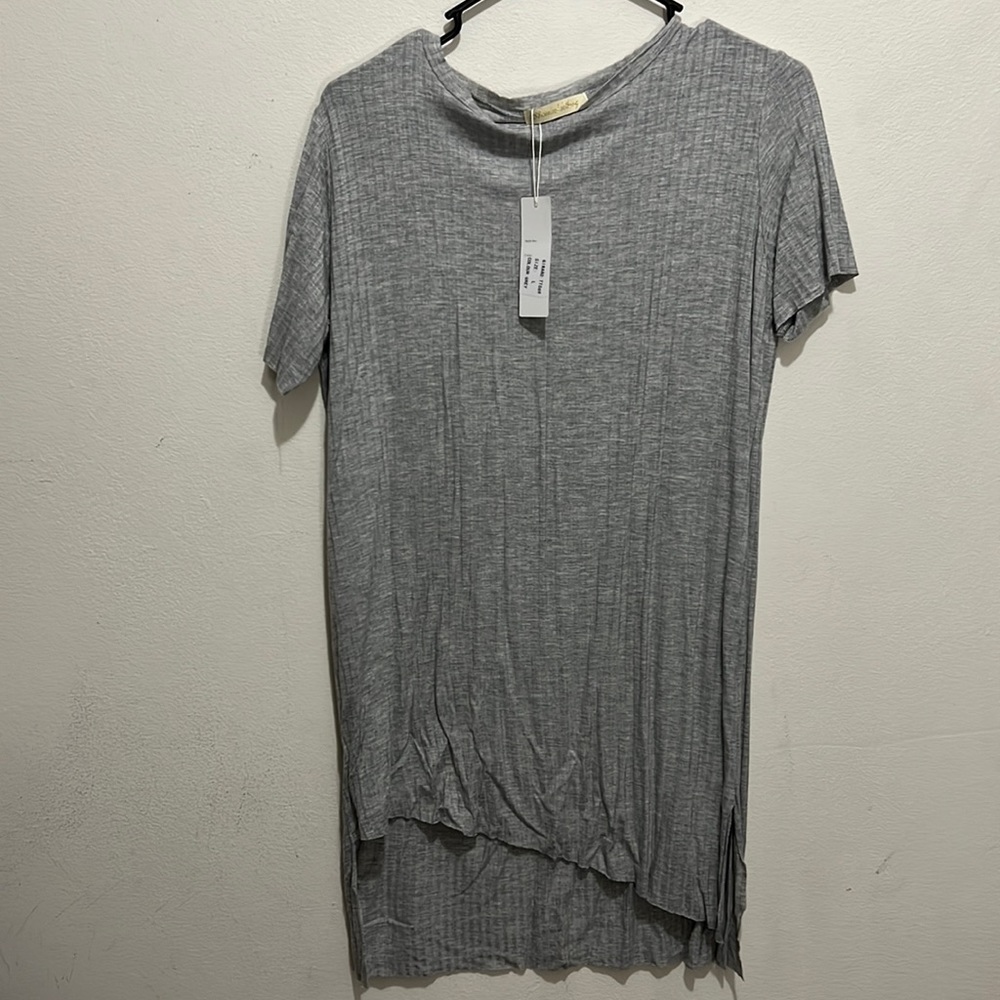 Grey top